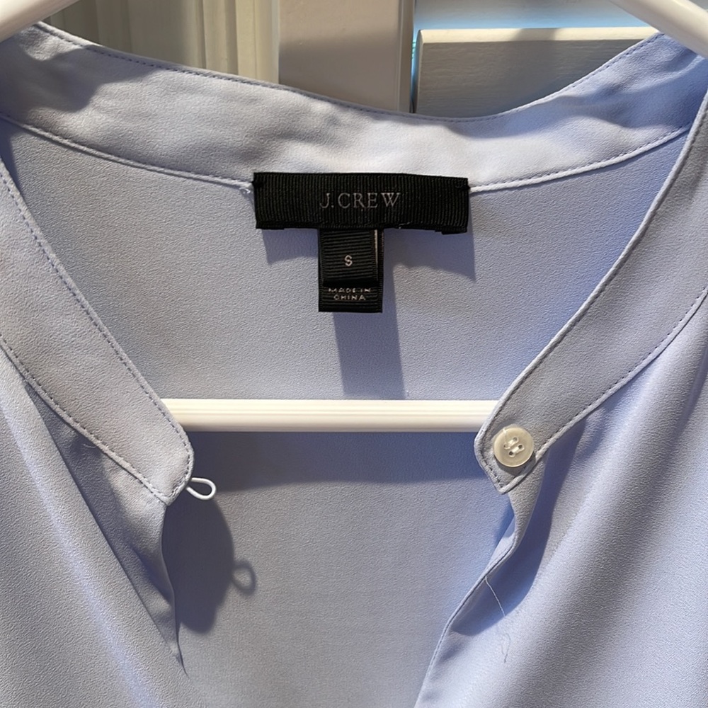 A spring blue soft pretty blouse! - Picture 2 of 3